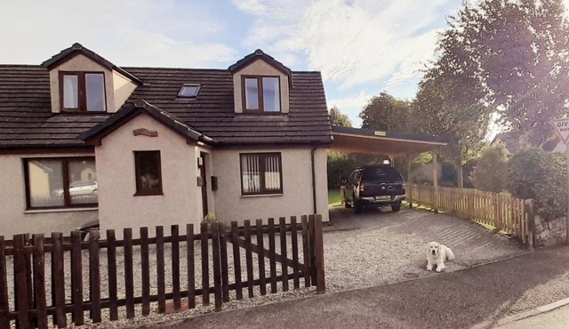 Cosy warm & welcoming modern cottage 1 mile from Aviemore centre - pet friendly
