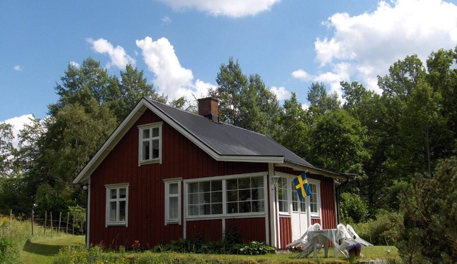 Cosy well-equipped cottage close to nature
