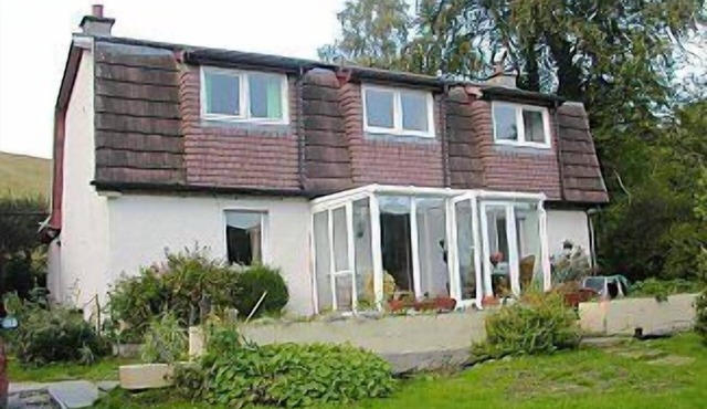 Cottage, 4 miles from Loch Ness