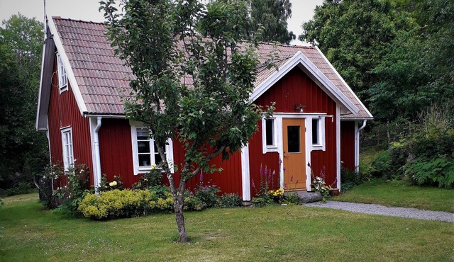 Cottage on farm 3 miles northeast of Karlskrona
