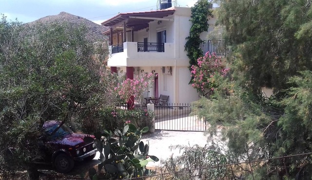 Country House "Sifis Pirounakis Anatoli" with Sea View, Shared Terraces & Wi-Fi