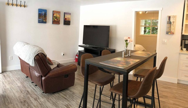 Cozy 1bd Duplex Unit - Downtown Bothell and UW Bothell