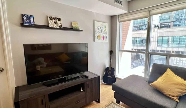 Cozy 3BR Style w Rooftop/BBQ/Gym - CN Tower/Jays