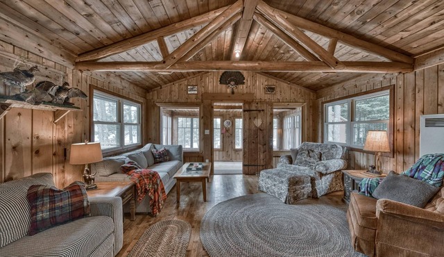 Cozy and quiet northern cabin with fabulous lake views and screen porch.