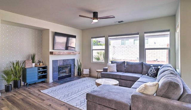 Cozy Desert Getaway with Hot Tub and Community Pool!