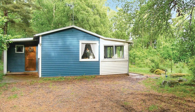 Cozy home in Söderåkra with kitchenette