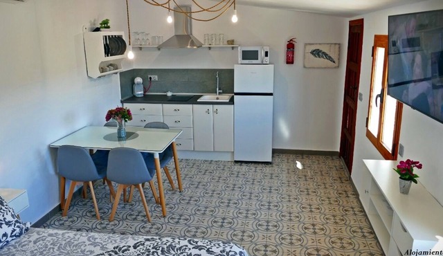Cozy rural apartment for couples 1km from the nearest town