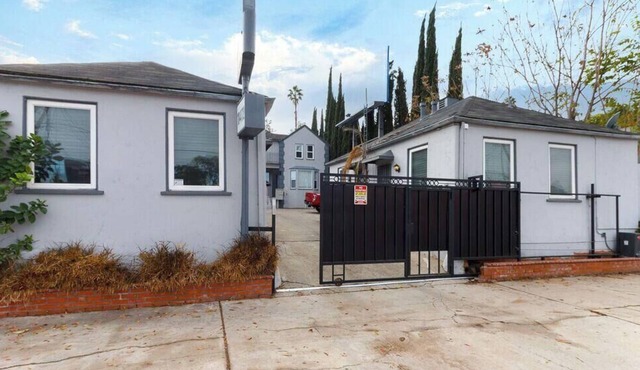 Cozy Single Studio apartment . Studio City
