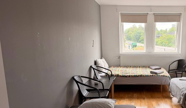 Cozy Studio with 3 beds in Sollentuna, Stockholm
