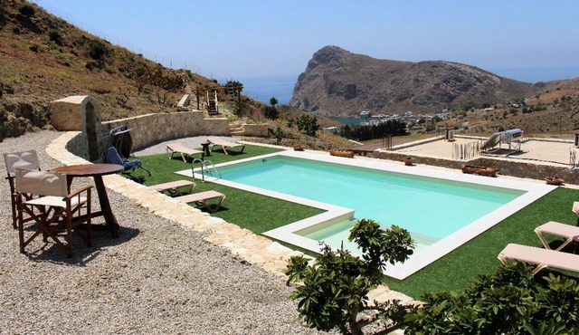 Cretan idyll by the sea 4 people