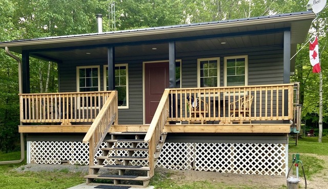 Cute Waterfront Cottage Magnetawan River Private