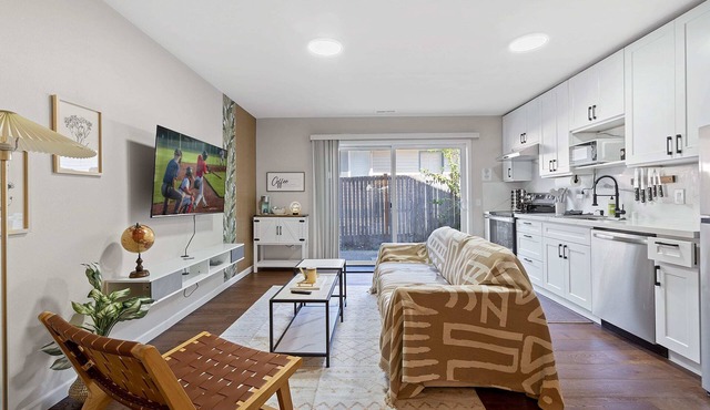 Designer Daylight Basement: Near Edmonds Downtown