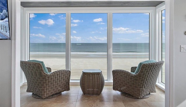 ~Direct Beachfront Oceanfront~Incredible Views~
