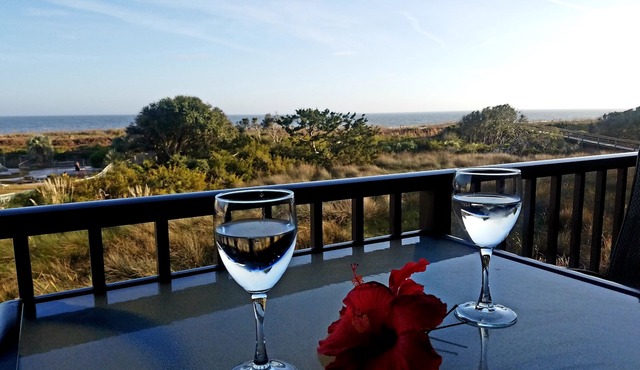 DIRECT OCEAN FRONT- INCREDIBLE OCEAN AND POOL VIEW