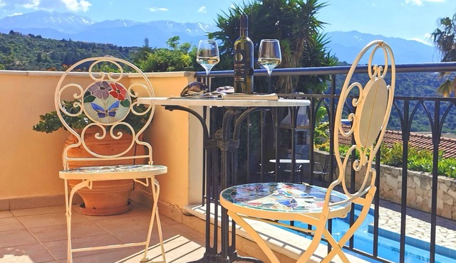 Discover Villa Koumos in Gavalochori, Crete: Luxury, Views, and Relaxation!