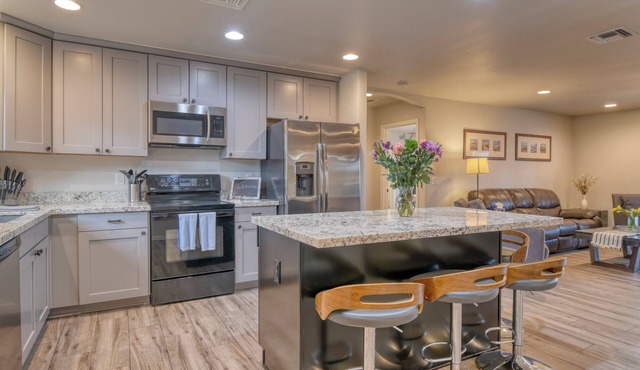 Downtown Gilbert Getaway - Sleeps 8