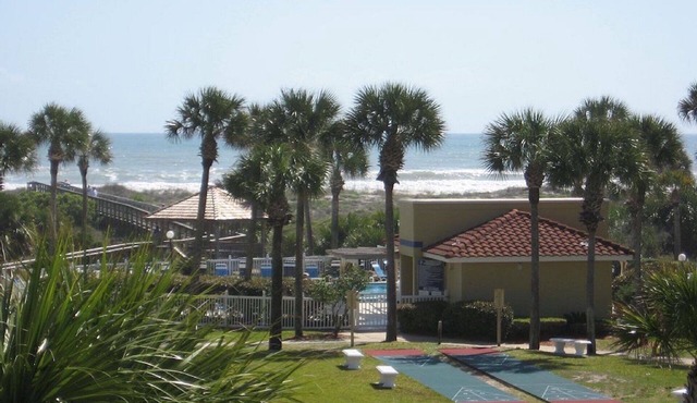Elevator, 3rd Floor Ocean View, 2 Bed 2 Bath, just steps to private beach access