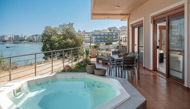 Elia Seaside Deluxe Apartment