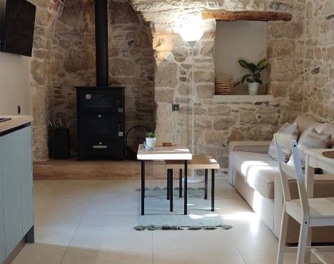 Ellotis Stone Retreat