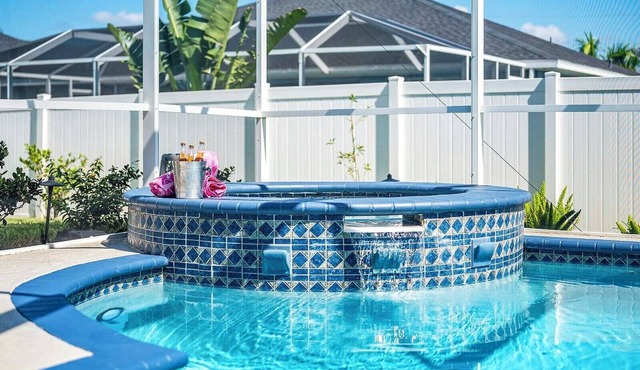Endless Summer - 4 Bedroom with Gym and Jacuzzi