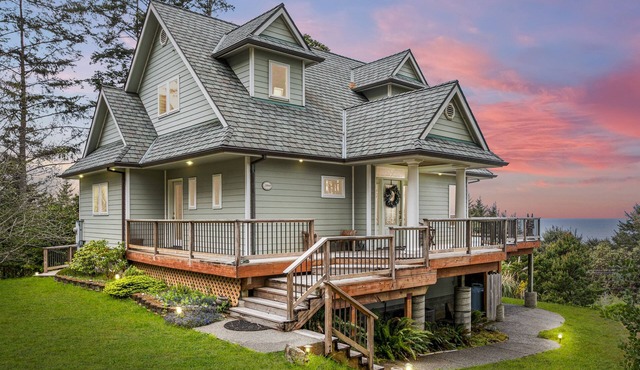 Epic ocean views w/easy walk to beach from this pet-free private retreat!