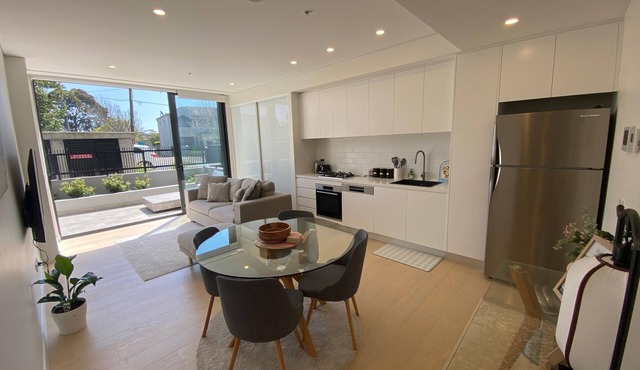 Executive Oasis | Chic 1BR + Courtyard Retreat