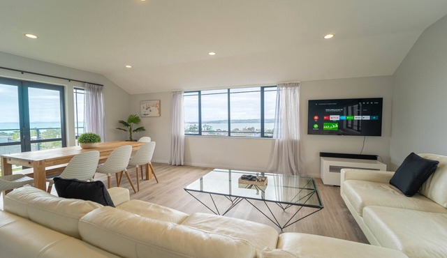 Family Friendly Oceanview Howick Home - Pets+