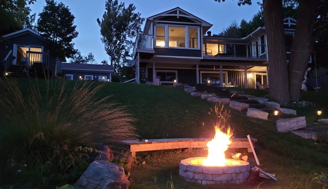 Family Getaway On Lake Couchiching - Perfect for family time