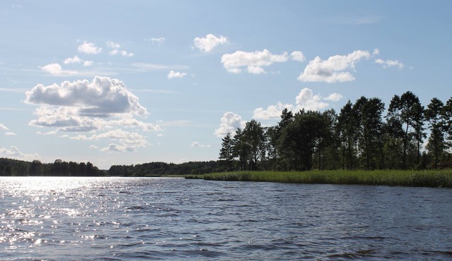 Fantastic location overlooking the lake.