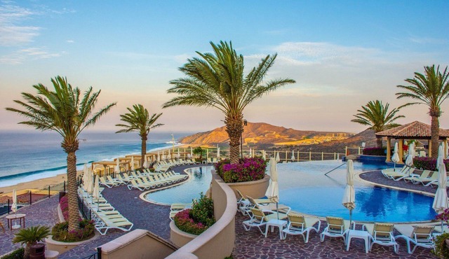 First class Golf & Spa resort- All suites with terrace and Pacific Ocean view.