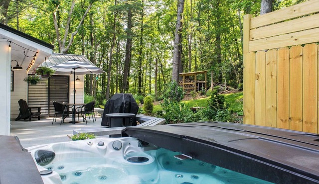 Forest Getaway | Hot Tub + Fire Pit