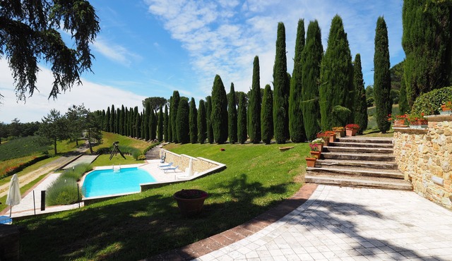 Glicine, romantic cottage with outdoor patio, on the hills of San Gimignano