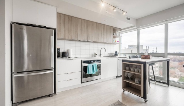 GLOBALSTAY Panoramic view Condo 2 BR, 2 BA. FREE Parking
