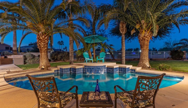 Golf Course VIEW: Htd POOL, Hot Tub, Fire Pit, Game Room w/Pool Table, TVs All BRs, 2 Kid's Bikes