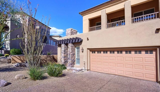 Gorgeous home located in Troon North on the golf course, Pet-Friendly!