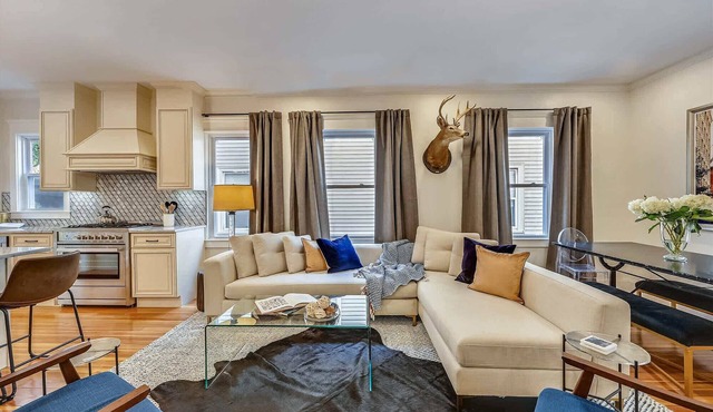 Grand 10BR Jamaica Plain | Dual Floor Combo
