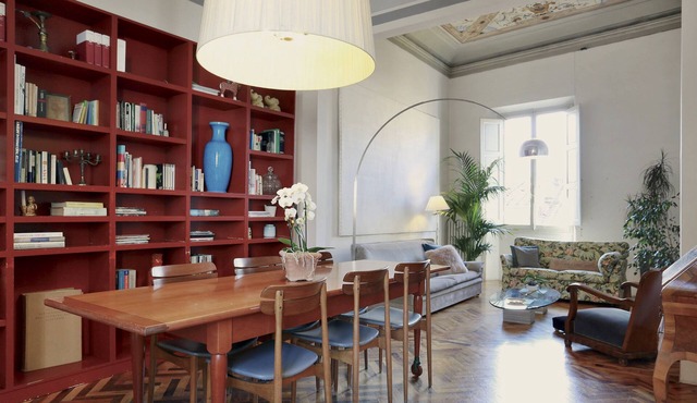 Great bright apartment in Florence, perfect for a family or a group!