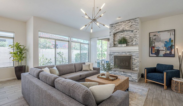 Greyhawk - Pool - Chef's Kitchen - Golfer's Dream Location