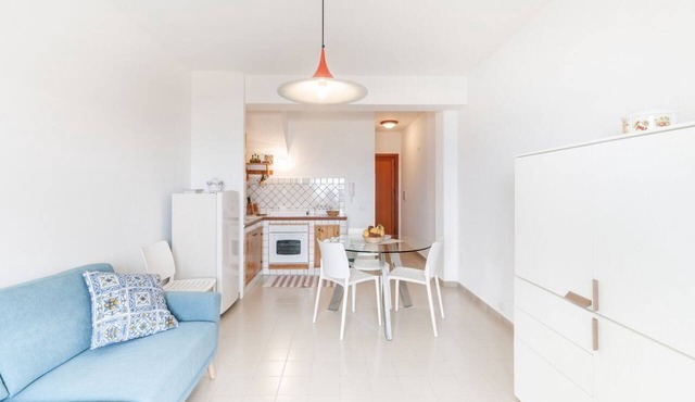 GuestHost - Cozy apartment of about 55 square meters, organized on two levels, able to comfortably accommodate up to 4 people, located on the third floor of a building with lift (4 steps to access it). The accommodation is located inside the Erice Beach