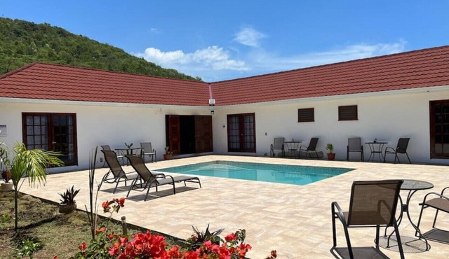 Hidden Treasure, Ocean View Villa w/private pool.