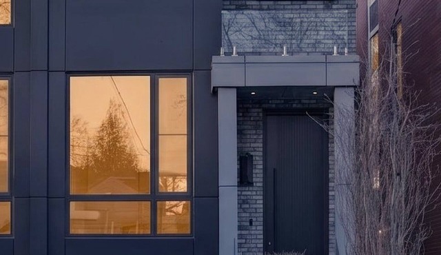 High End 3BR Retreat in Leaside with Parking