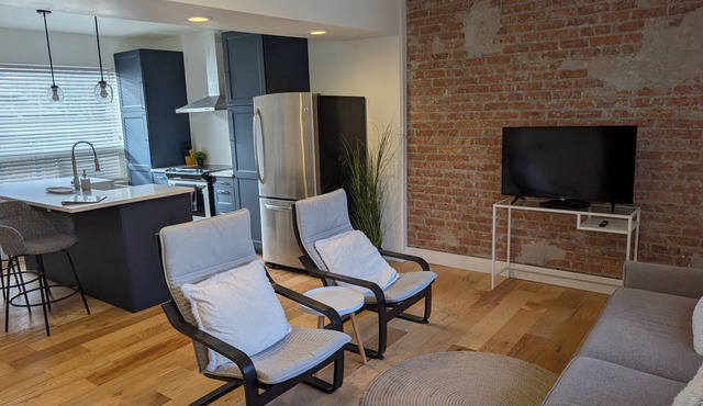 Historic Elegance Meets Modern Comfort|Stylish 2BR 2Bth, Walkable Heritage Area