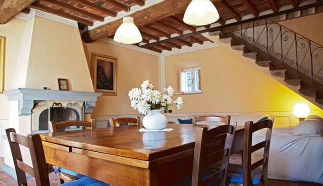 Holidayhome Petra - Rustic Tuscan house with pool and view 5 minutes from Lucca