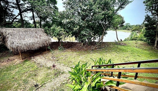 Hopkins Belize- Luxury 2BR/2BA Sittee River Oasis- River/Jungle Retreat