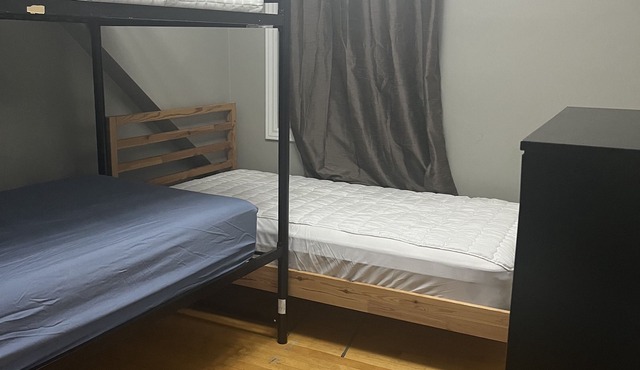 Hostel Gladstone Ottawa Ontario rooms availability confortable near parliament.
