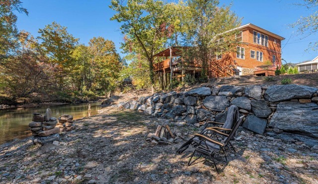 Hot Springs Creek House – Hot Tub & Space for Everyone