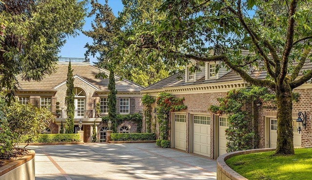 Hunts Point | Waterfront Estate & Guest Villa