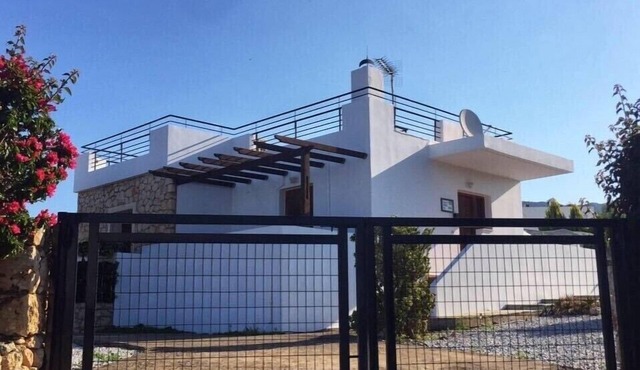 Ideal Holiday Retreat Offering Sea And Mountain Views