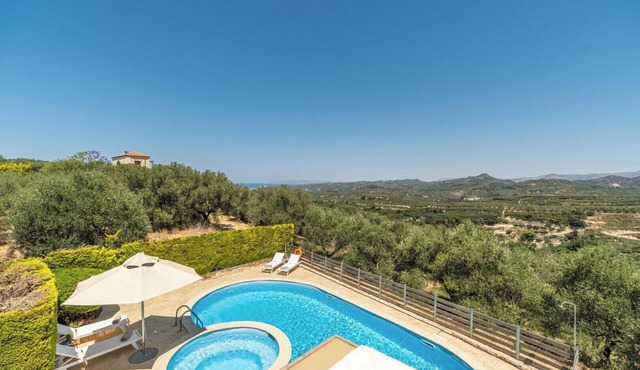 Jacuzzi ★ BBQ area ★ Sea View ★ Private Pool