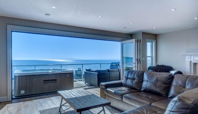 Just steps from the beach! East Beach White Rock!